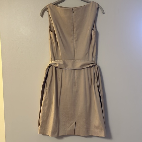 Sleeveless Belted Dress with Pockets - Picture 3 of 10